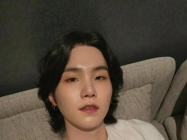 「BTS（防弾少年団）」SUGA、秋夕連休はどう過ごすのかな？…リラックスしてパチリ
