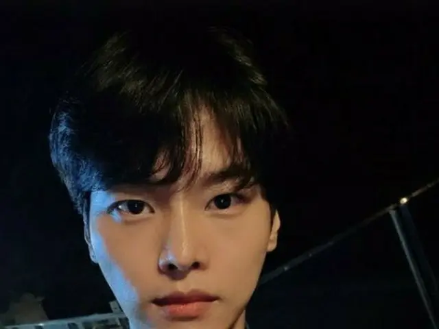 チャ・ハギョン（VIXXエン）、夜空を照らすビジュアルでファンにあいさつ…“幸せな秋夕をお過ごしください”