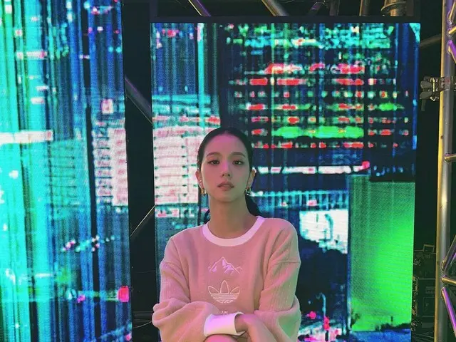 「BLACKPINK」ジス、パステルカラーのスポーツウエアで美貌発散