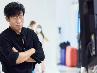 俳優ユ・ヘジン、真の大人セクシー…真剣な眼差しにドキドキ