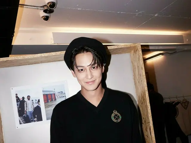 俳優キム・ボム、ベレー帽かぶってファンをときめかせるかわいい魅力