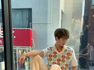 「SHINee」オンユ、「ELLE Japan」とのインタビュー時のビハインドショットを公開!!
