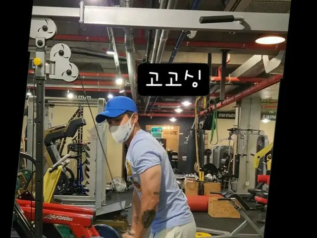 「FTISLAND」イ・ホンギ、たくましい腕に視線集中…トレーニングする姿もキュート