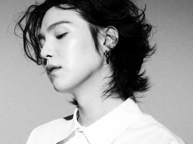 「BTS（防弾少年団）」SUGA、長髪のエモい横顔…モノクロで雰囲気アップ