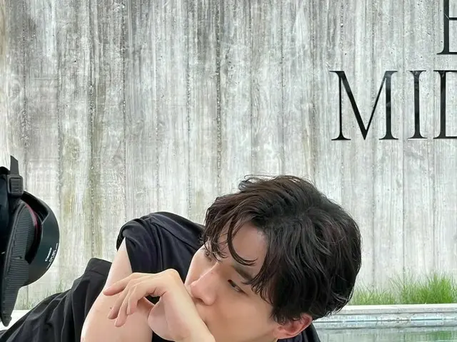 ジュノ（2PM）、たくましい腕の筋肉に視線釘付け…ベビーフェイスにセクシーさ爆発