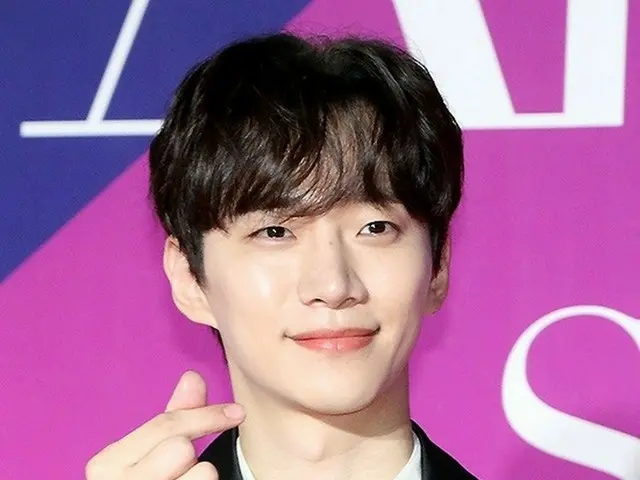 【フォト】ジュノ（2PM）、「第8回2022 APAN STAR AWARDS」レッドカーペットに登場…指ハートであいさつ