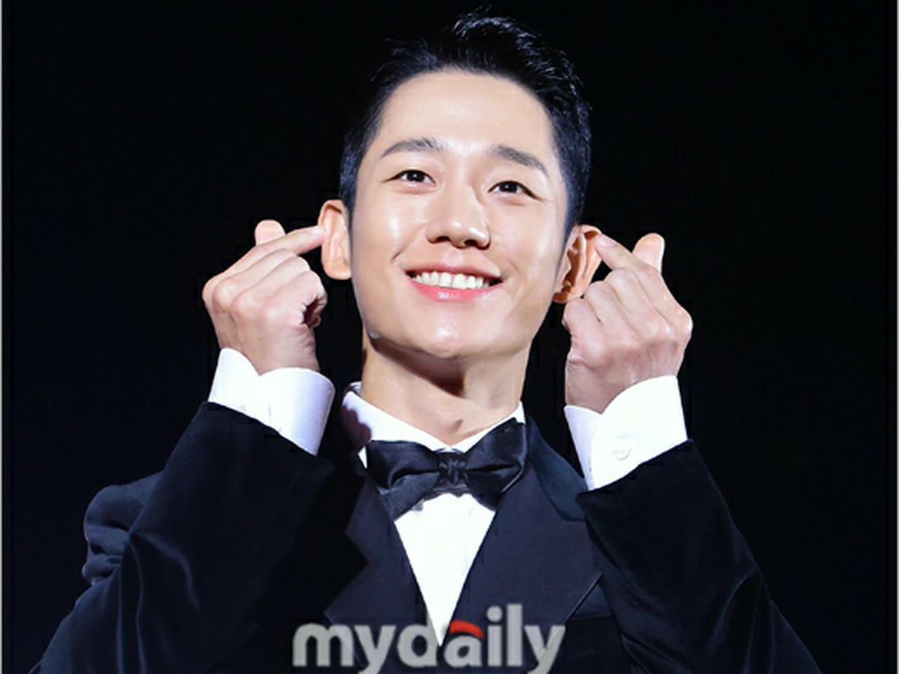 【フォト】俳優チョン・ヘイン、「第8回2022 APAN STAR AWARDS」レッドカーペットに登場…ダブルハートを受け取って～ | wowKorea... 
