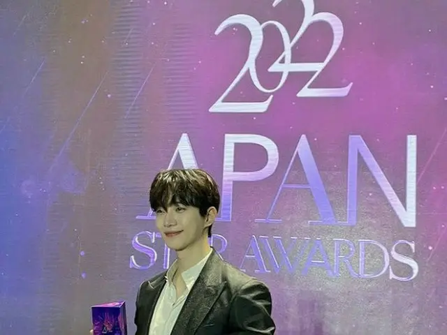 「2PM」イ・ジュノ、「赤い袖先」で最優秀演技賞を受賞！…“祝ってくださったすべての方に感謝”