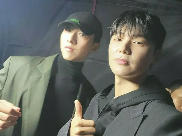「CNBLUE」カン・ミンヒョク、イ・ジョンシンとのシックなツーショット…”素敵なモデルのイ・ジョンシン”