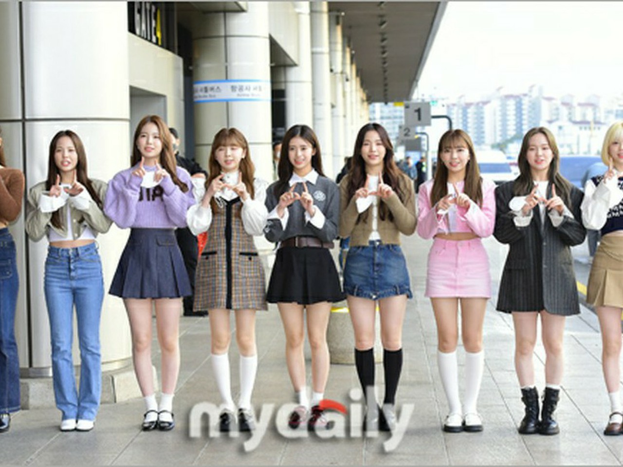 空港写真】「NiziU」、「KCON 2022 JAPAN」出演のために日本へ