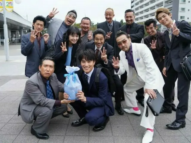鈴木伸之の誕生日を「ファーストペンギン！」キャストがサプライズでお祝い！