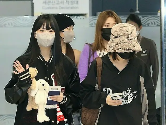 【フォト】LE SSERAFIM、「KCON 2022 JAPAN」終え金浦国際空港に到着