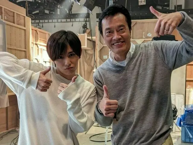 『親愛なる僕へ殺意をこめて』山田涼介･遠藤憲一、テンション高めの初親子ショット