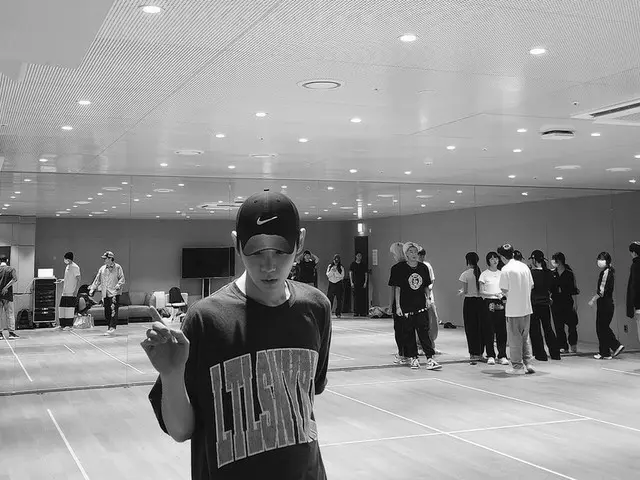 「SHINee」KEY（キー）、コンサート練習のビハインドカットを公開…“D-3”
