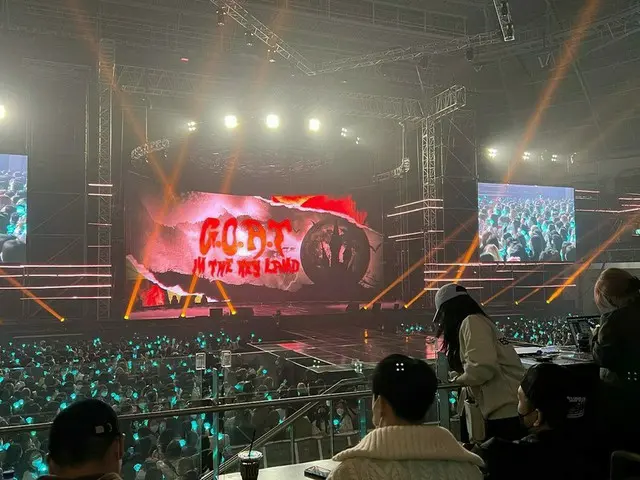 「SHINee」オンユ、KEY（キー）のソロコンサート“KEYLAND”観覧認証ショット公開…“キーランド! 最高!!”