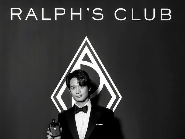 「SHINee」ミンホ、タキシード姿に視線釘付け…モノクロの男神ビジュアル