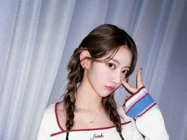 「LE SSERAFIM」宮脇咲良（SAKURA）、CG級の完璧なビジュアル…''アイドルオーラ''で圧倒