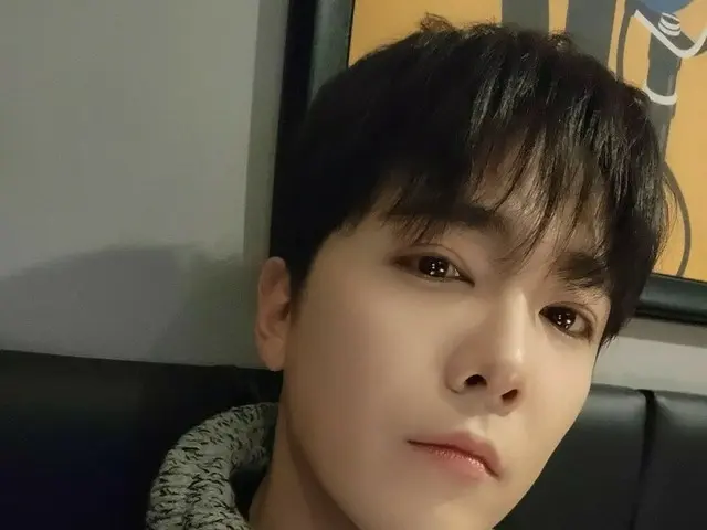「FTISLAND」イ・ホンギ、涙目でセクシーな雰囲気…“目がなんで？”