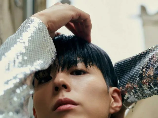 俳優パク・ボゴム、“セリーヌ”と共にしたグラビア公開…シックな魅力（動画あり）