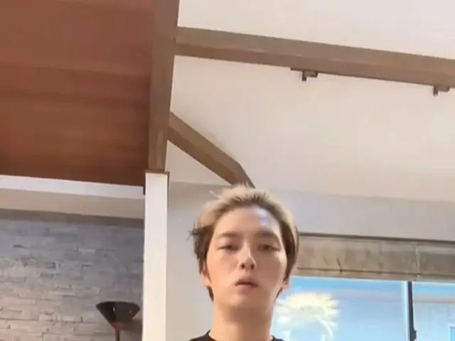 キム・ジェジュン、ローイングマシンでトレーニング中…“Dash!!”（動画あり）