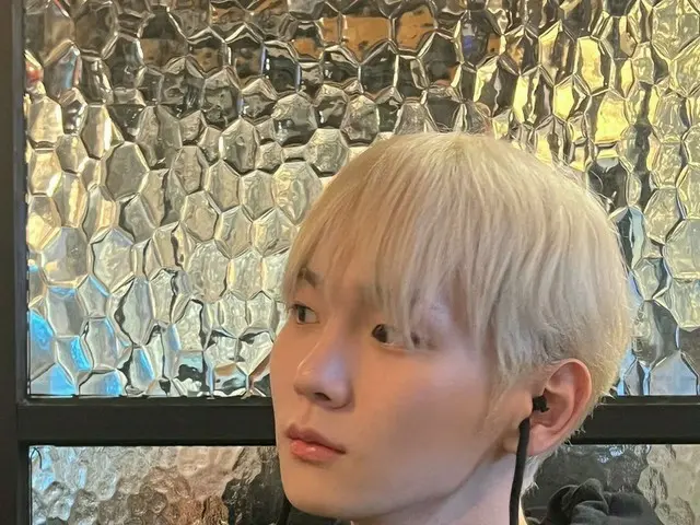 「SHINee」KEY（キー）、インスタにユーモラスな写真投稿…“フード有線イヤホン”