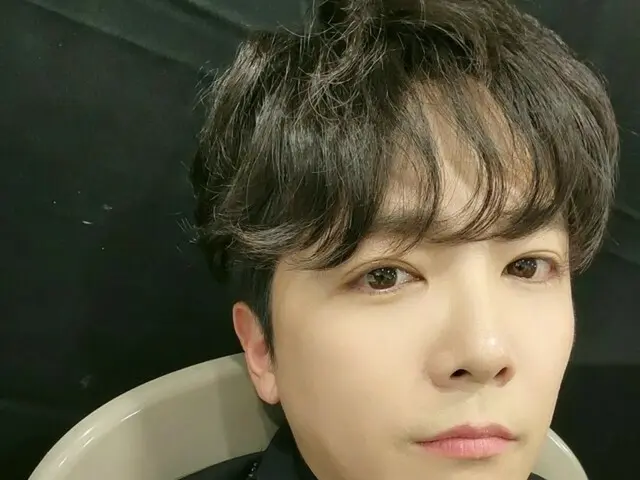 「FTISLAND」イ・ホンギ、プロデューサーに観察者の忙しい日々…キラキラのビジュアル公開