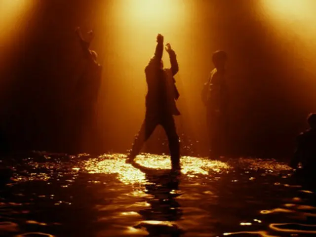 三浦大知、新曲「いつしか」総勢35名で”水上を舞う”MV公開！