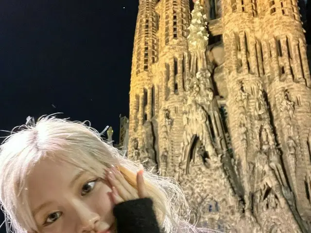「BLACKPINK」ロゼ、バルセロナから近況公開…ヨーロッパツアー中