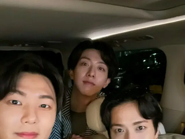 「CNBLUE」、ファミリーコンサート後にスリーショットであいさつ…”応援してくれてありがとう”