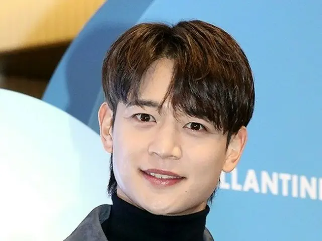 【フォト】「SHINee」のミンホ、ウイスキーブランドのイベントに参加…ビジュアルに感動
