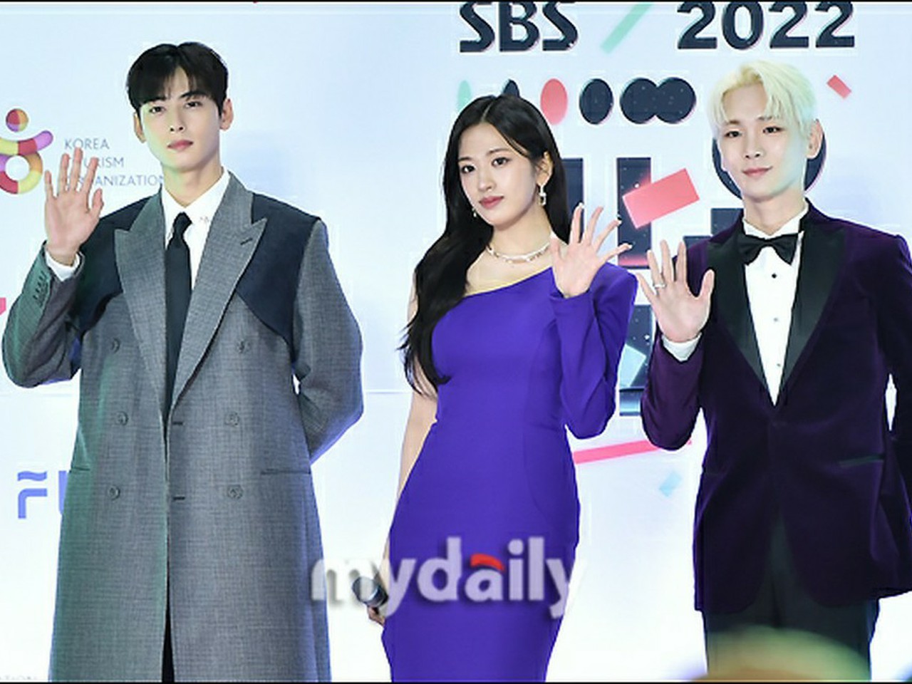 TXT ヨンジュン SBS 歌謡大典 サノク 特典 ファンチュン キーリング TXT ヨンジュン SBS 歌謡大典 サノク 特典 ファンチュン