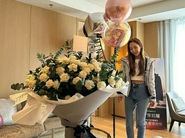 女優パク・ミニョン、清純美の最高峰…くびれたウエストにも'視線集中'
