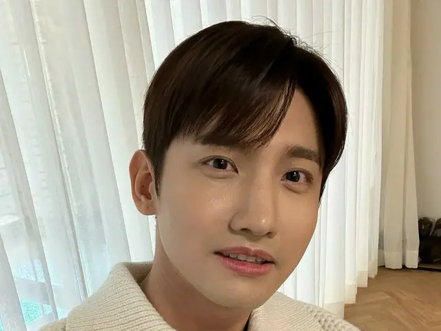 「東方神起」チャンミン、優しい笑顔と3カ国語でファンに新年のあいさつ