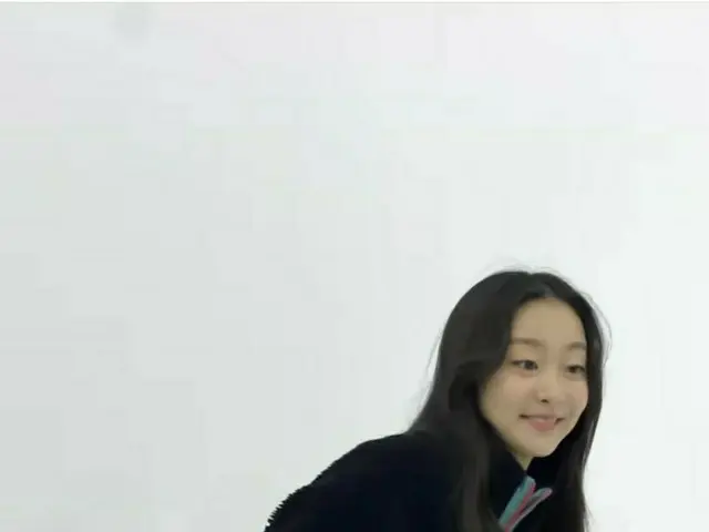 女優キム・ダミ、高級バックもラブリーに魅せる