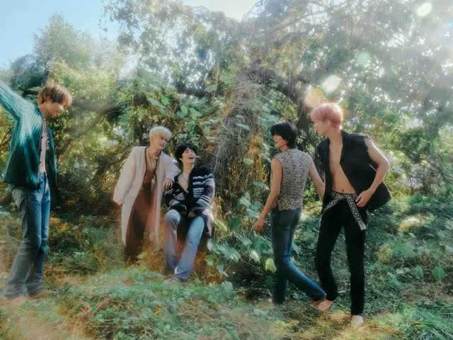 TOMORROW X TOGETHER、新アルバム初のコンセプトフォトとなるDaydreamバージョン公開