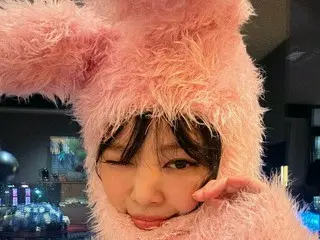 「BLACKPINK」ジェニー、ウサギの被り物でキュートな美貌爆発「幸せな誕生日」