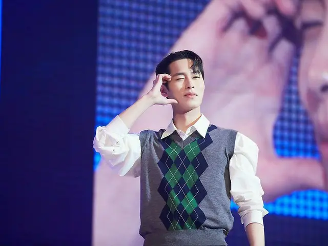 俳優イ・ジェウク、ソウルファンミーティングのビハインドカットを大公開…楽しかった時間