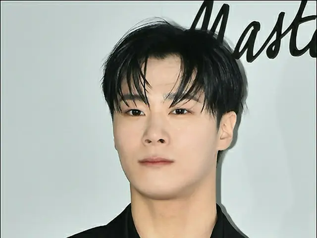 【フォト】「ASTRO」ムンビン、シャネルのブランドイベントに参加…シックにあいさつ