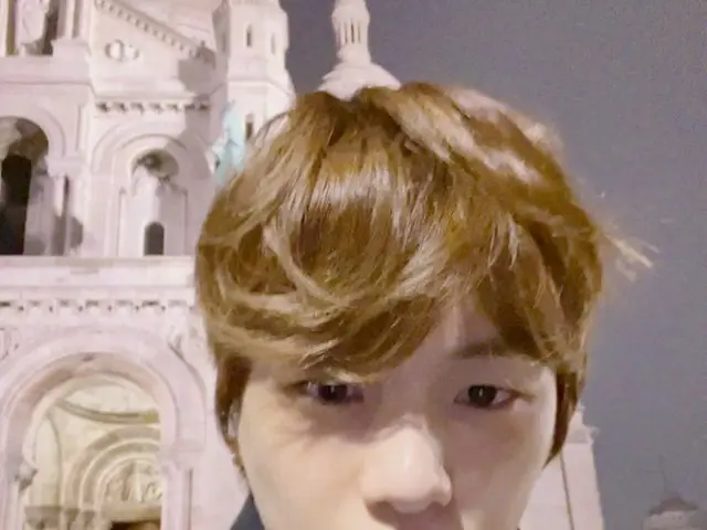 カンダニエル（KANGDANIEL）、パリでのコンサートを終えて夜のパリを満喫