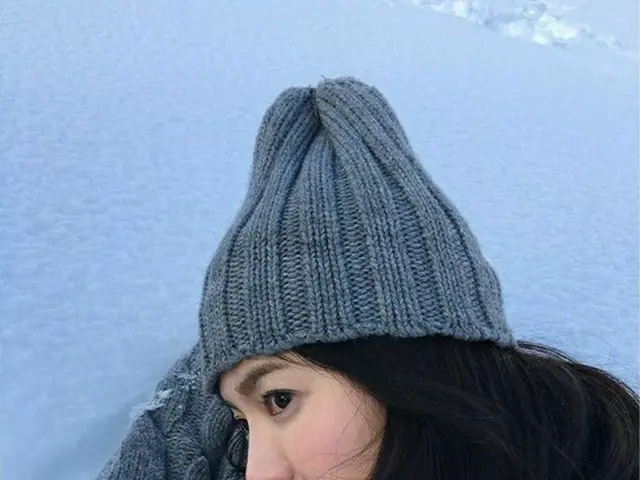女優ソン・ヘギョが“雪の女神”に変身!?グラビア撮影のビハインドカットを公開！