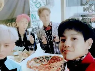 「Highlight」、5人揃った写真を公開！今度は理事に怒られない!?