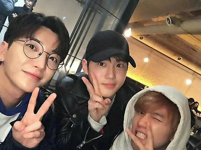 先輩「SJ」イトゥク＆後輩「EXO」スホ＆ベッキョン、カフェでのひと時を過ごす♪