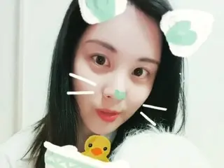 「少女時代」ソヒョン、愛犬と2人でセルカ三昧・・・人形のような飼い主と愛犬。