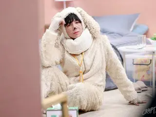 チャン・グンソク、「SNL KOREA」のビハインドカットを公開…ユーモラスな魅力