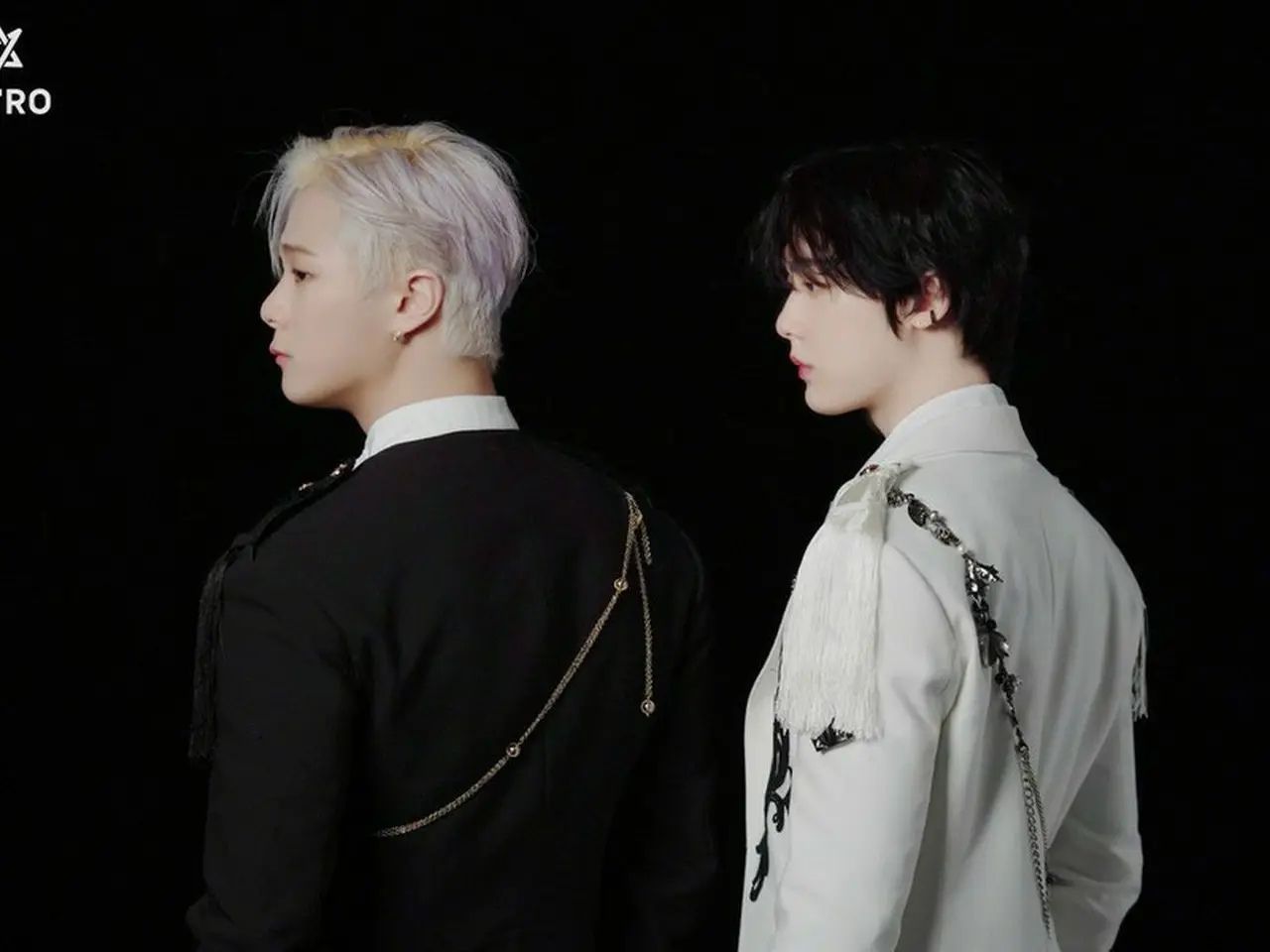 ムンビン&サナ（ASTRO）、ポスター撮影現場ビハインド…王子様