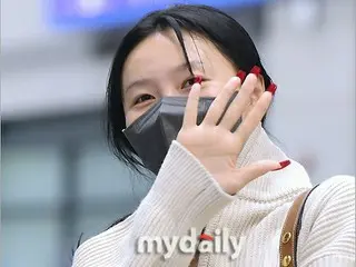 【空港写真】「MAMAMOO」ファサ、フランス・パリから帰国…すっぴんで清純な笑顔