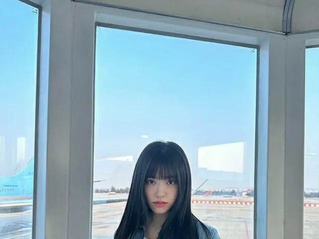 「IVE」アン・ユジン、クロップド丈＋ジョガーパンツで完成した格別なスタイル