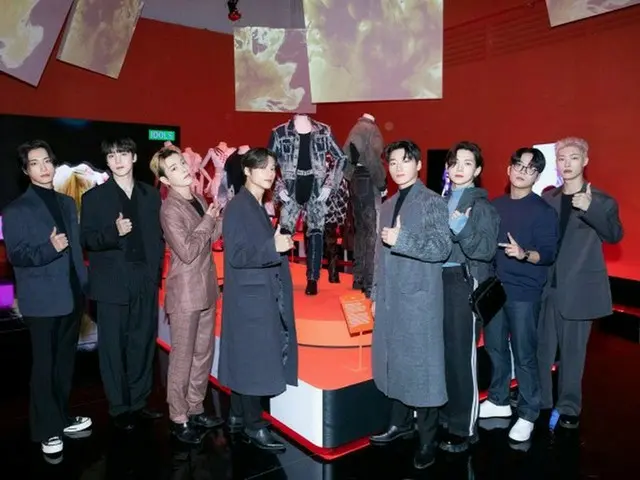 「ATEEZ」、自分たちのステージ衣装が展示されたイギリス王立ヴィクトリア＆アルバート博物館に招待受ける