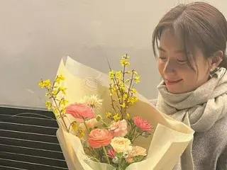 女優ハン・ヒョジュ、花より美しい美貌「誕生日お祝いしてくれて感謝します