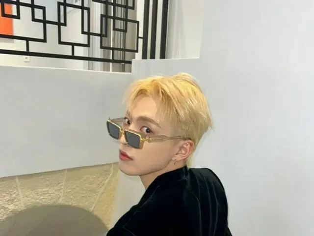 「ATEEZ」 ホンジュン、パリ ファッションウィークに出席…世界のセレブに負けないシックなルック